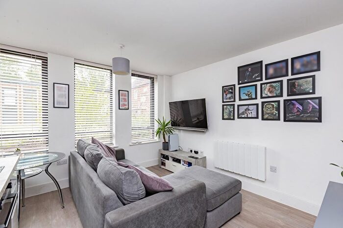 1 Bedroom Flat For Sale In North Ash Road, New Ash Green, DA3