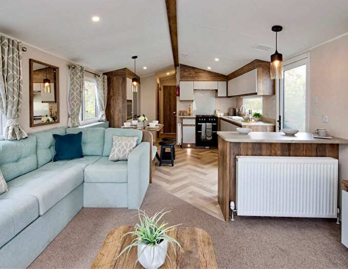 2 Bedroom Mobile/park Home For Sale In Easton Road, Bridlington, YO16