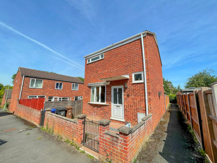 2 Bedroom Detached House To Rent In Hethersett Close, Newmarket, CB8