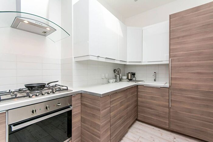 2 Bedroom Flat For Sale In Willesden Lane, Brondesbury, London, NW6