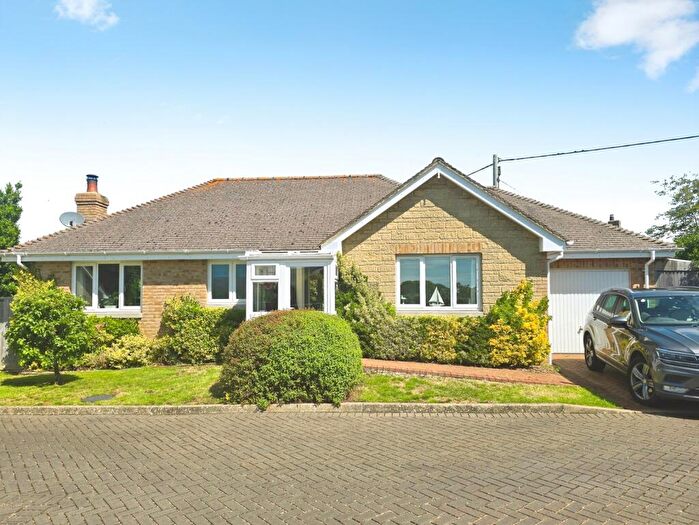 2 Bedroom Bungalow For Sale In Pippins Close, Brighstone, PO30