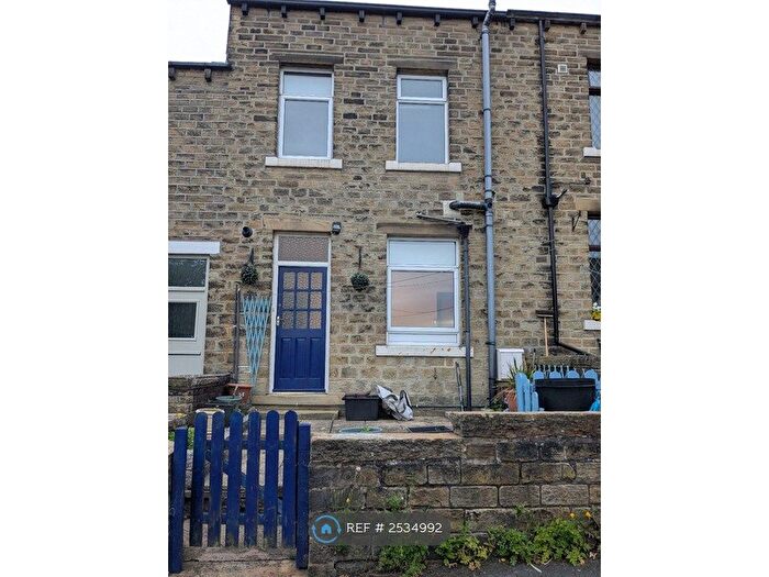 3 Bedroom Terraced House To Rent In Chapel Street, Holywell Green, Halifax, HX4