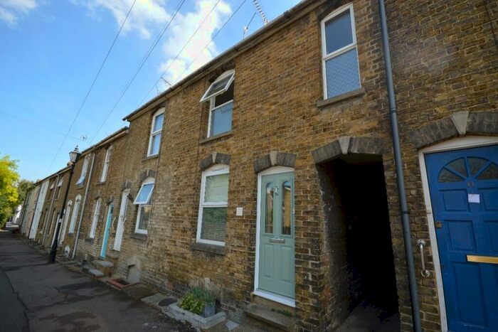2 Bedroom End Of Terrace House To Rent In Faversham, Kent, ME13