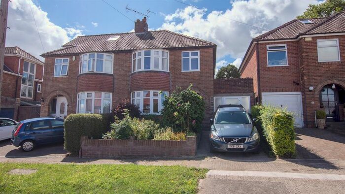 3 Bedroom Semi-Detached House To Rent In Newland Park Drive, York, YO10