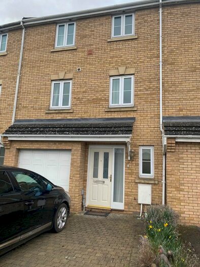 5 Bedroom Town House To Rent In Boleyn Avenue, Sugar Way, Peterborough, PE2