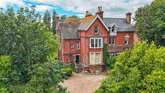 2 Bedroom Flat For Sale In Upper Maze Hill, St Leonards-On-Sea, TN38