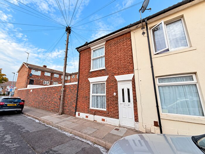 3 Bedroom End Of Terrace House For Sale In Cuthbert Road, Portsmouth, PO1