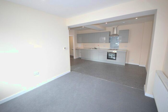 2 Bedroom Flat To Rent In Bruce Street, Northampton, NN5