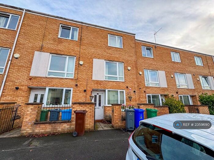 4 Bedroom Terraced House To Rent In Haymarket Street, Manchester, M13