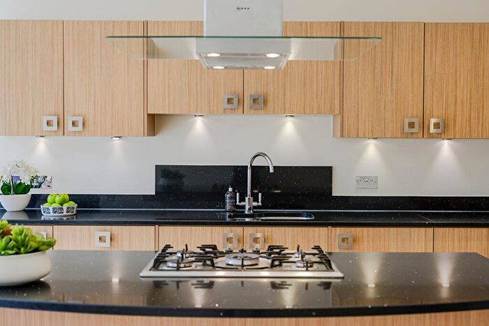 4 Bedroom Semi-Detached House To Rent In Lincoln Grove, Weybridge, KT13