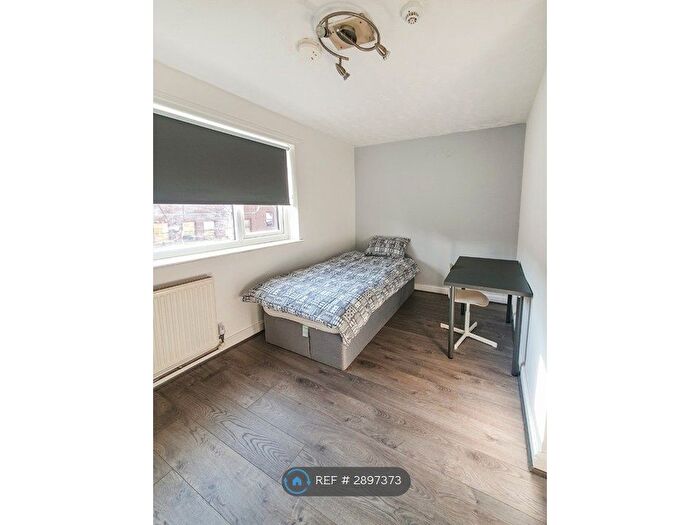 Studio To Rent In Mansfield Road, Nottingham, NG1