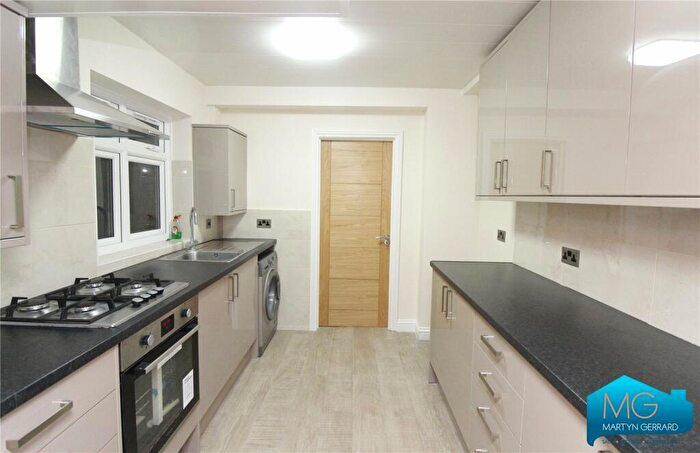 5 Bedroom Semi-Detached House To Rent In Wickliffe Avenue, London, N3