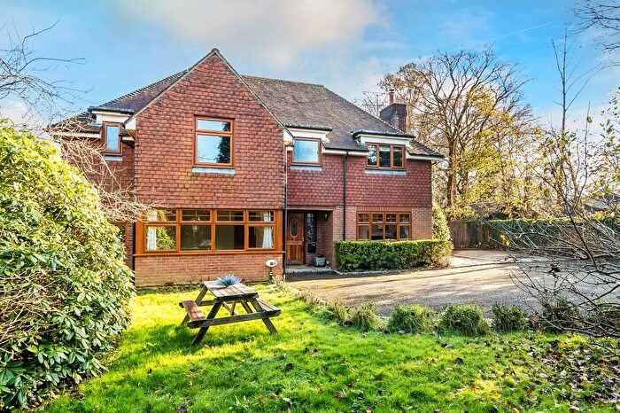 4 Bedroom Detached House To Rent In Horsham Road, Dorking, RH5