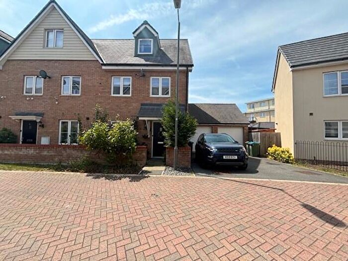 3 Bedroom House To Rent In Conference Road, Aylesbury, HP18