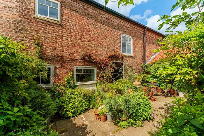 3 Bedroom Barn Conversion For Sale In Neptune Court, Rawcliffe, DN14
