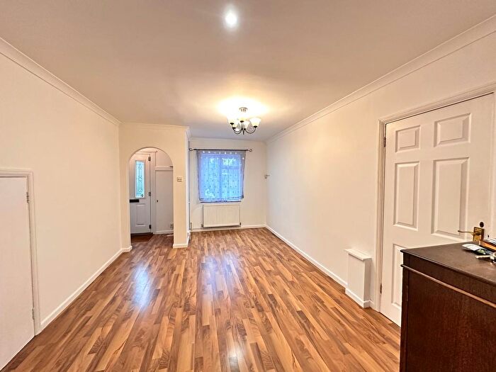 4 Bedroom Semi-Detached House To Rent In Datchet, SL3