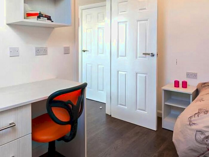 1 Bedroom Flat To Rent In Darnley Road, West Park, Leeds, LS16