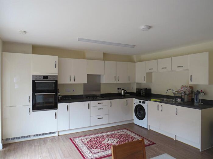 4 Bedroom Detached House For Sale In Robinson Grove, Longhedge, Salisbury, SP4