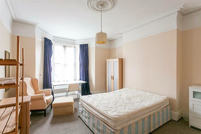 5 Bedroom Maisonette To Rent In Glenthorn Road, Jesmond, Newcastle Upon Tyne, NE2