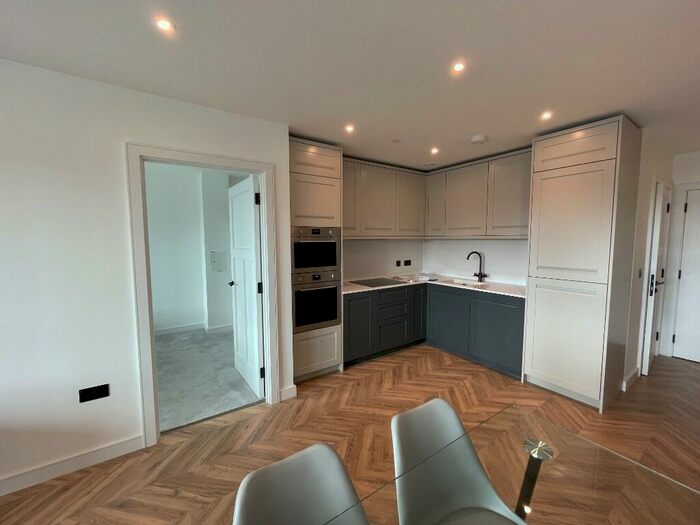 2 Bedroom Flat To Rent In Yorke House, Wheatfield Way, Kingston Upon Thames, Surrey, KT1