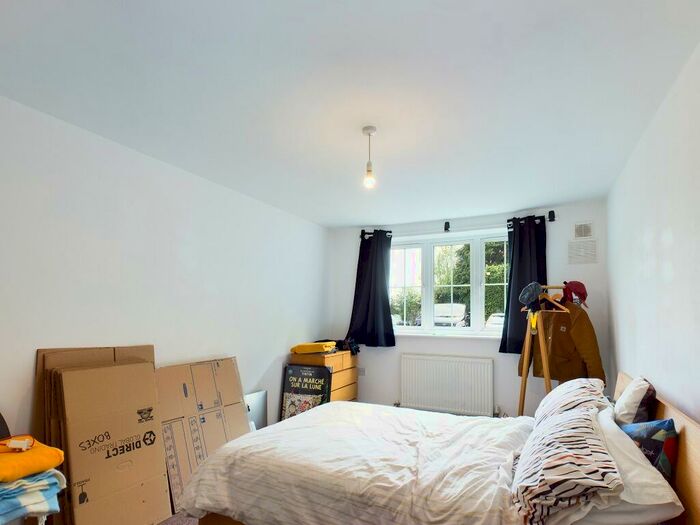 1 Bedroom Flat To Rent In - Hambledon Road, Waterlooville, PO7