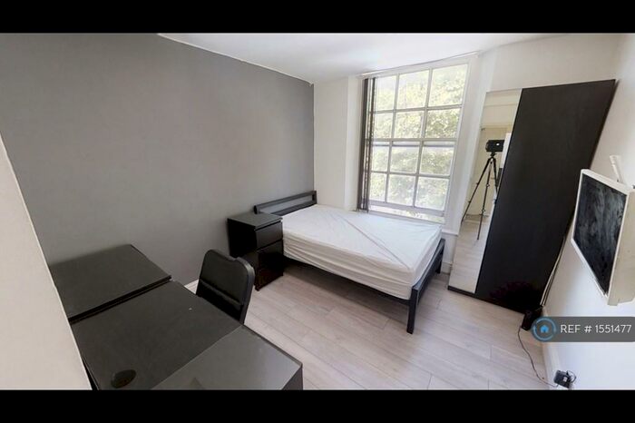 3 Bedroom Flat To Rent In Stokes Croft, Bristol, BS1