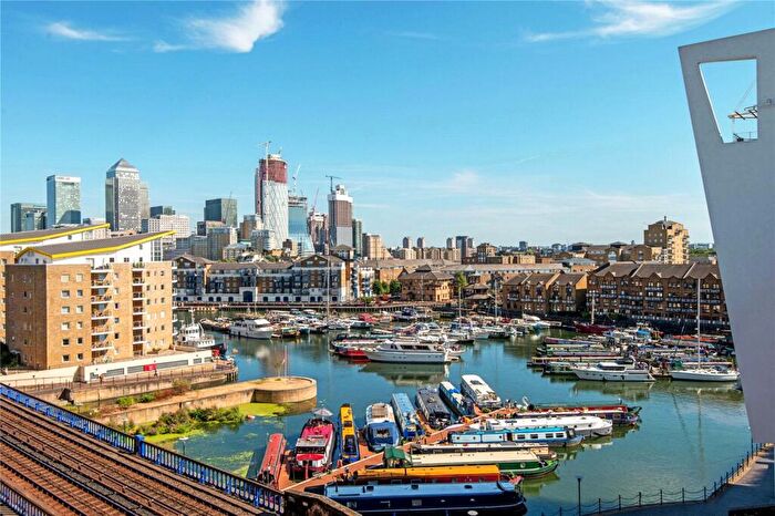 1 Bedroom Apartment To Rent In Commercial Road, E14