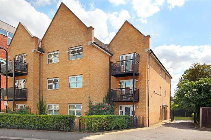1 Bedroom Flat To Rent In Barlow Road, W3