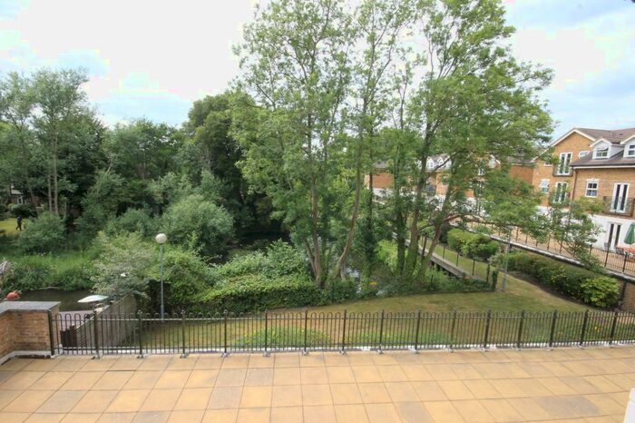 2 Bedroom Flat To Rent In Old Mill Place, Wraysbury, Middlesex, TW19
