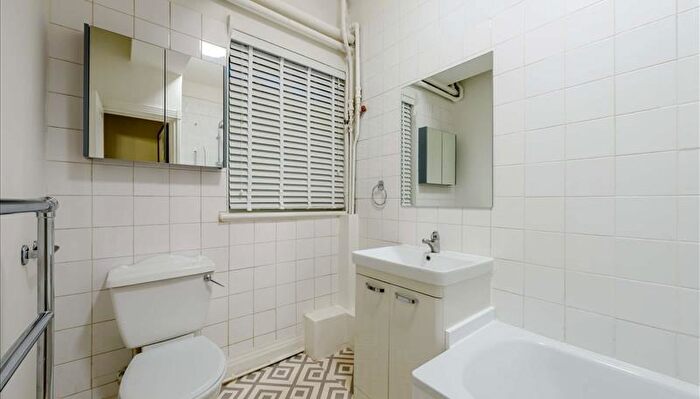 1 Bedroom Flat To Rent In Park Road, London, NW8