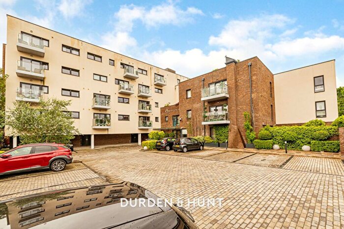 2 Bedroom Retirement Property For Sale In High Road, Loughton, IG10