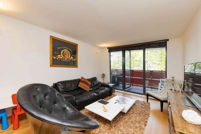 2 Bedroom Flat To Rent In Barlby Road, London, W10