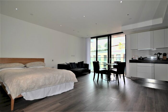 Studio To Rent In Canter Way, London, E1