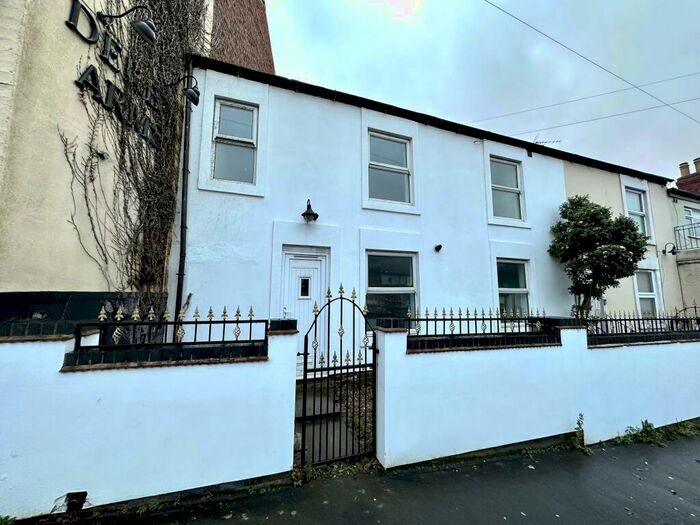 2 Bedroom House To Rent In High Street, Heanor, DE75