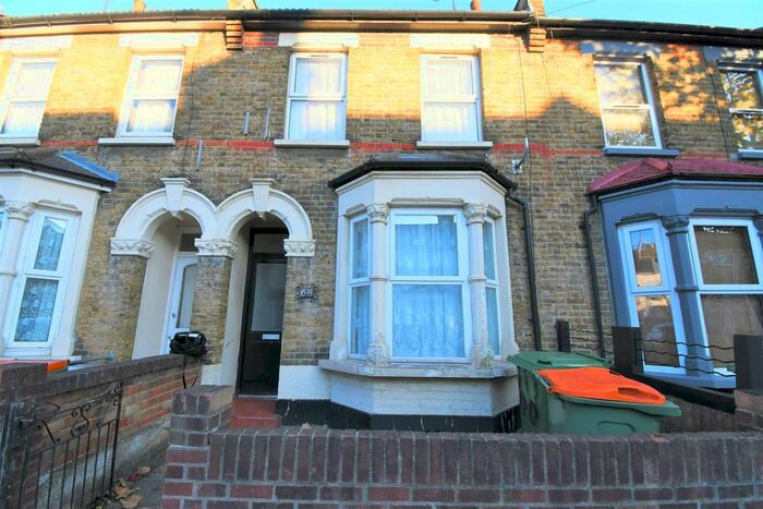 4 Bedroom Terraced House To Rent In Altmore Avenue, London, Greater London E6