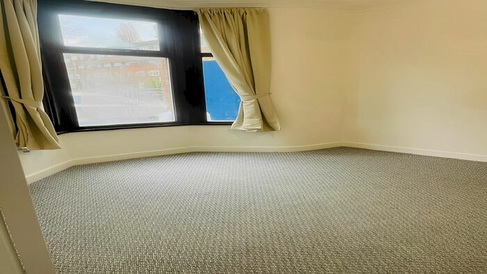 4 Bedroom Semi-Detached House To Rent In Barrington Road, London, E12