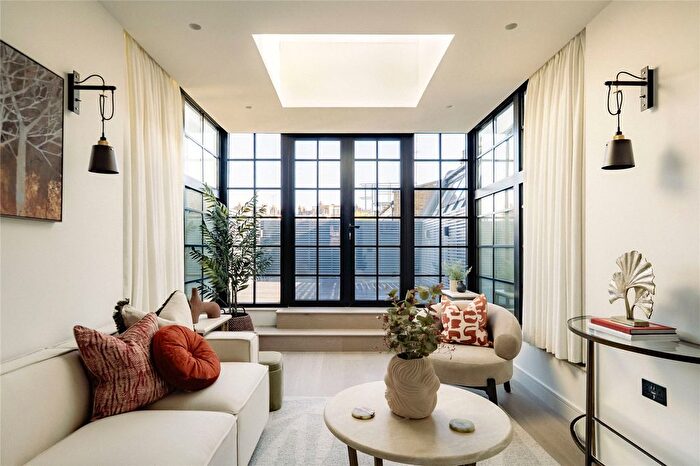 4 Bedroom Flat For Sale In Draycott Avenue, Chelsea, SW3