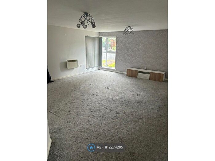 1 Bedroom Flat To Rent In Lowbridge Court, Garston, Liverpool, L19