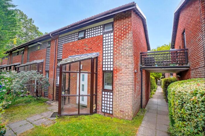 2 Bedroom End Of Terrace House For Sale In Spinney Gardens, Crystal Palace, London, SE19