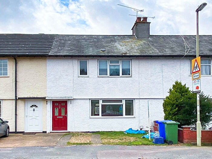 3 Bedroom Terraced House To Rent In Busk Crescent, GU14