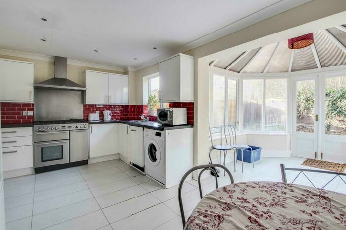 3 Bedroom Detached House To Rent In Develin Close, Neath Hill, MK14