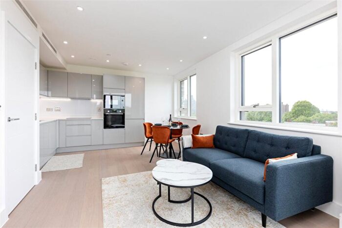 1 Bedroom Flat To Rent In Hyde Lane, London, SW11