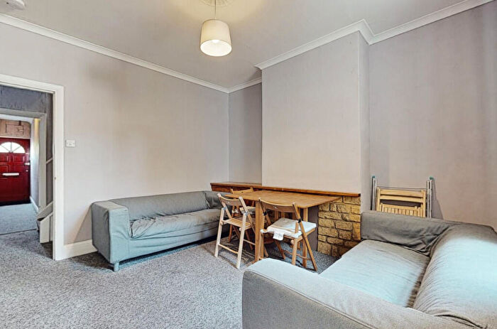 5 Bedroom Apartment To Rent In Newbridge Road, BA1