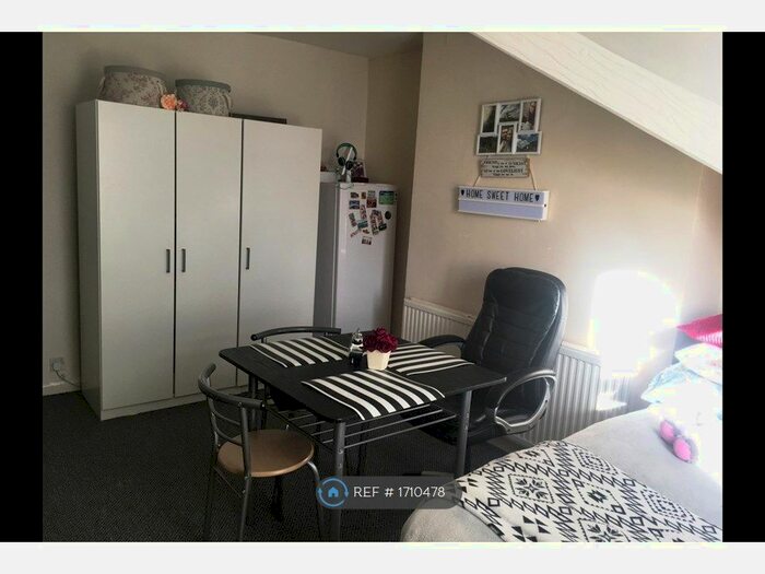Studio To Rent In Worcester Drive, Liverpool, L13