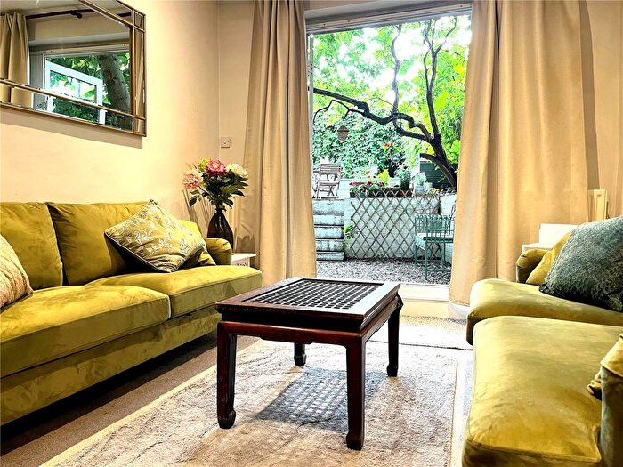 2 Bedroom Flat For Sale In Finborough Road, Chelsea, SW10