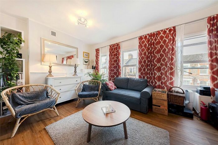 2 Bedroom Flat To Rent In Severus Road, London, SW11