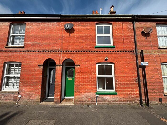 2 Bedroom Terraced House To Rent In Caesars Road, Newport, PO30