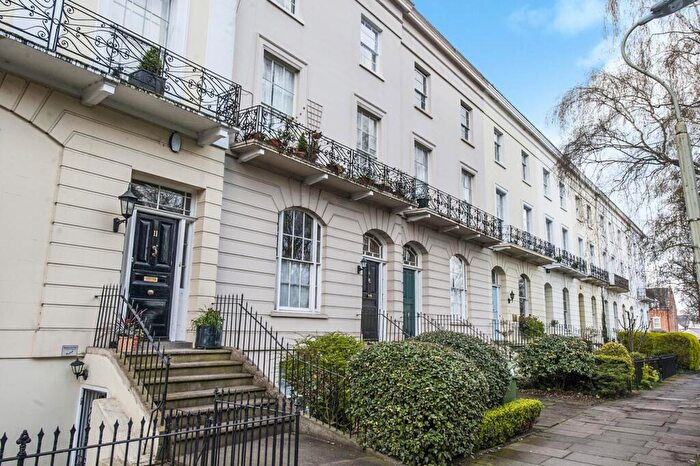 3 Bedroom Flat To Rent In Clarence Square, Cheltenham, GL50
