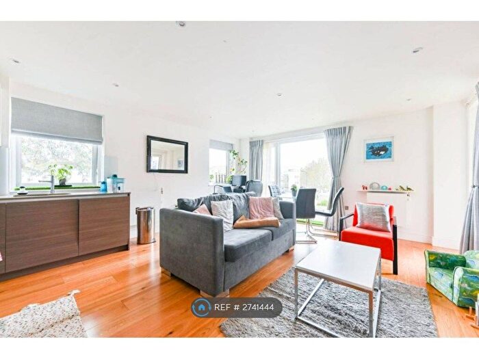 2 Bedroom Flat To Rent In Sherrans House, London, NW9