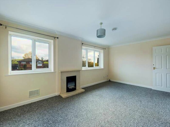 2 Bedroom Flat To Rent In Silverstone Crescent, Packmoor, Stoke-on-trent, ST6